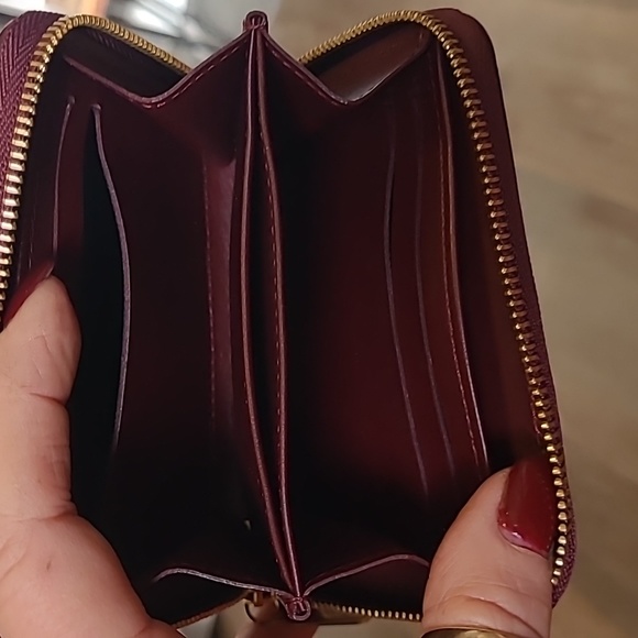 STUNNING louis vuitton Vernis leather plum wine red  zippy 4 card slots - Picture 10 of 16